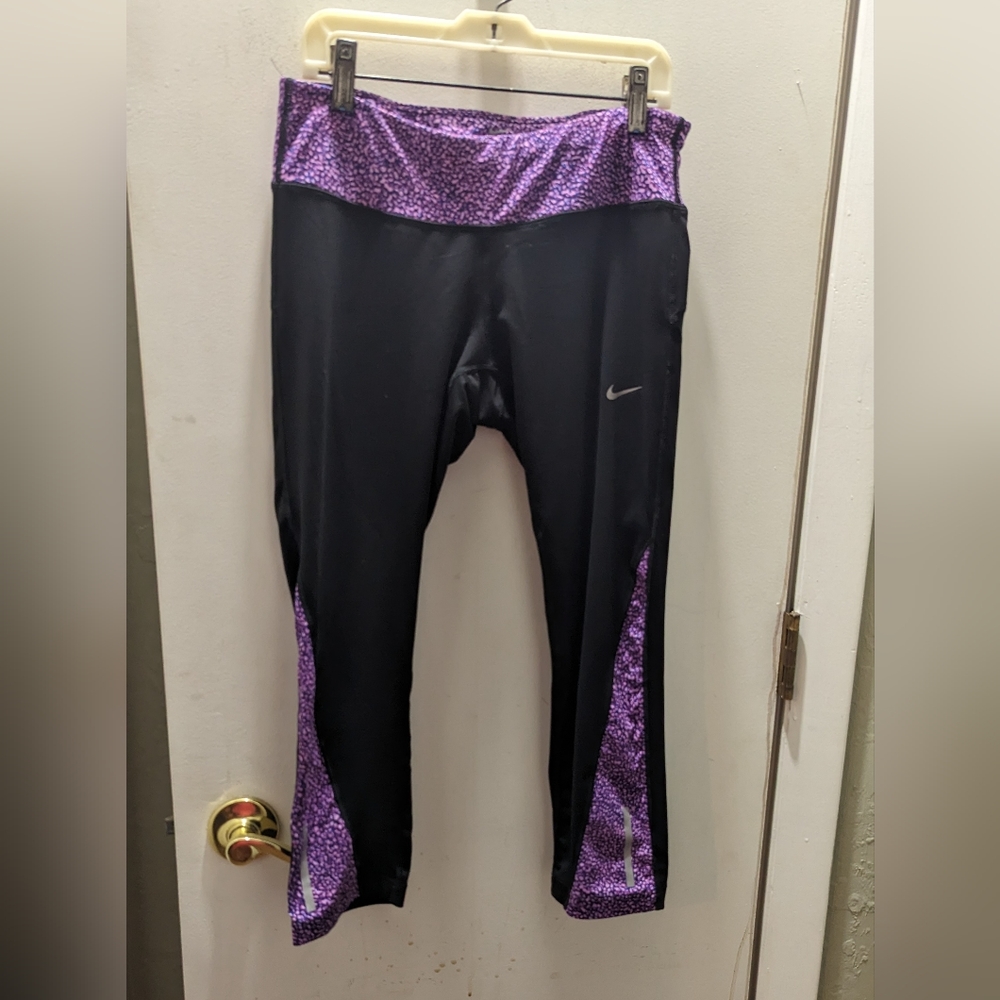 Nike Leggings Black and Purple Capri Leggings Running Size Medium